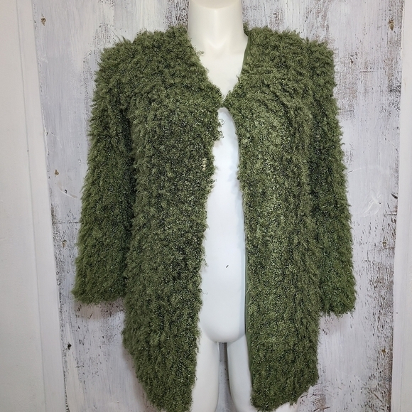 Vertigo Paris Fuzzy jacket blaizer olive green  Wo - Picture 1 of 13